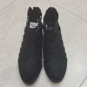 Carlos Santana black booties